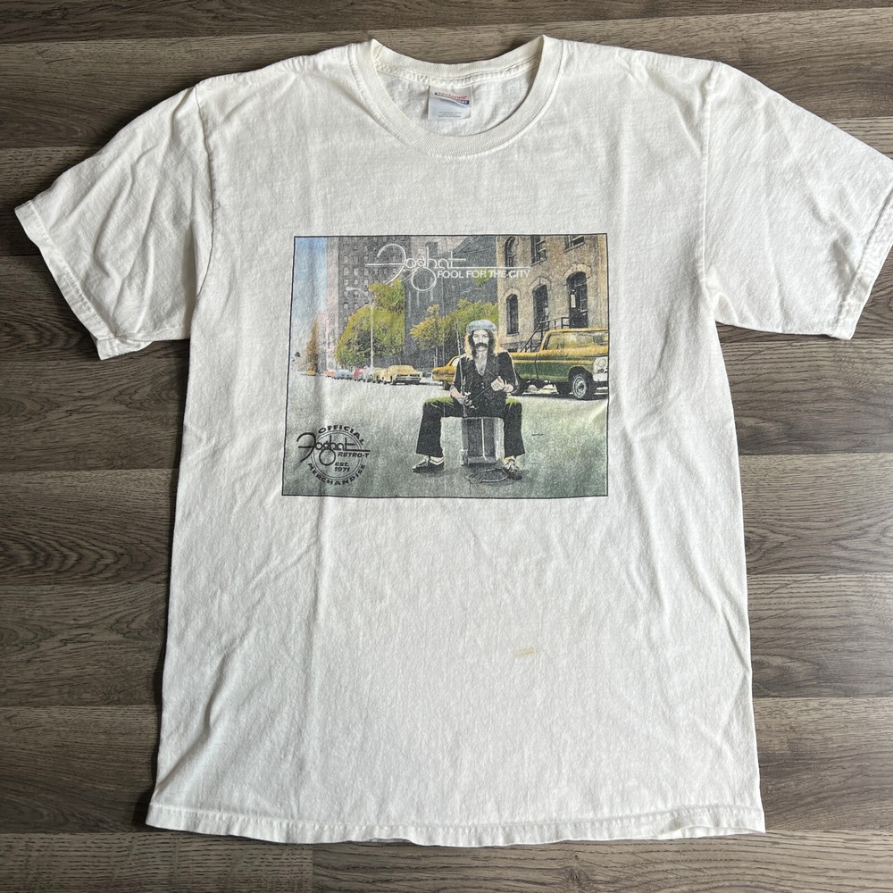 VTG Foghat Band T Shirt Fits Small Fool for the City Rock Band Music‎ Signed 00s